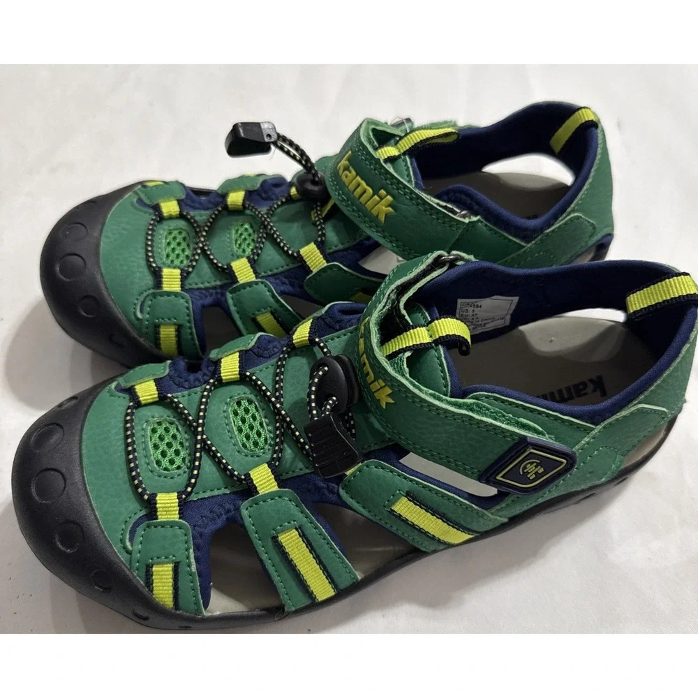 Kamik CRAB Water Sport Closed-Toe Sandals Shoes Big Kids Boys Size 5 Youth